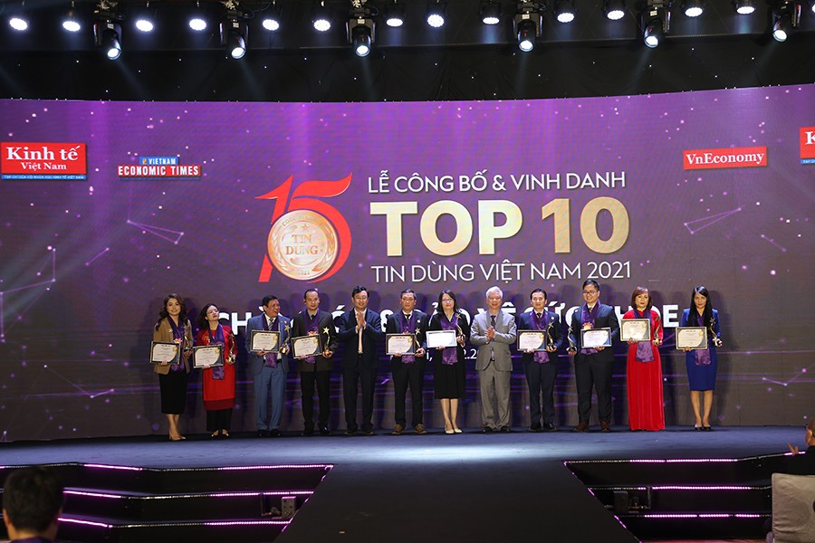 LONG HUYẾT P/H VINH DỰ NHẬN GIẢI THUỐC THẢO DƯỢC SỐ 1 GIÚP MAU LÀNH VẾT THƯƠNG